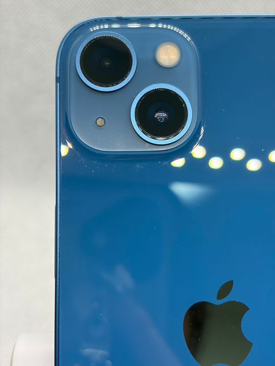 ���Хåƥ꡼88% SIM�ե꡼ iPhone13 256GB �֥롼