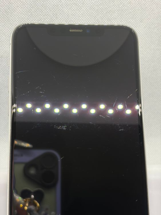 ���Хåƥ꡼83% SIM�ե꡼ iPhone11ProMax 512GB ����С�