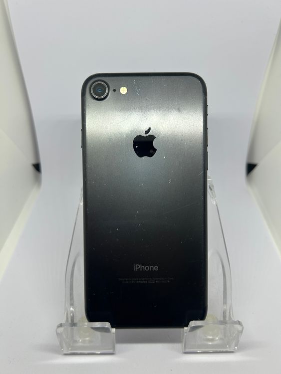 ��SIM�ե꡼ iPhone7  128GB �֥�å� �Хåƥ꡼77%