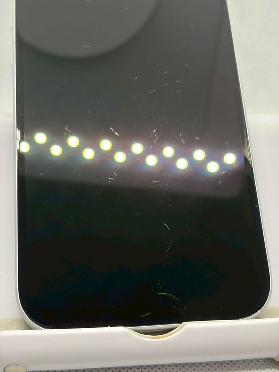 ���Хåƥ꡼88% SIM�ե꡼ iPhone15 128GB �֥롼