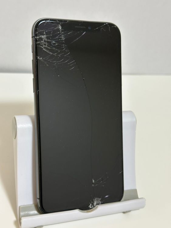 ���Хåƥ꡼84% SIM�ե꡼ iPhoneX 256GB ���ڡ������쥤