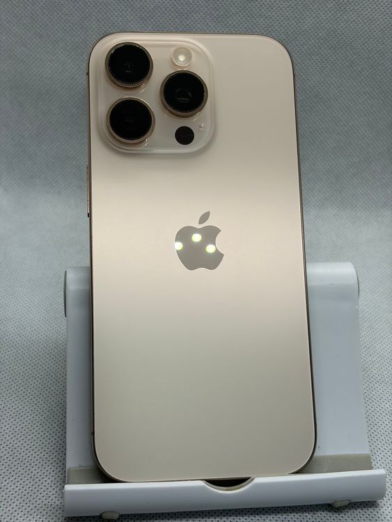 ���Хåƥ꡼90% SIM�ե꡼ iPhone16Pro 128GB �ǥ����ȥ����˥���