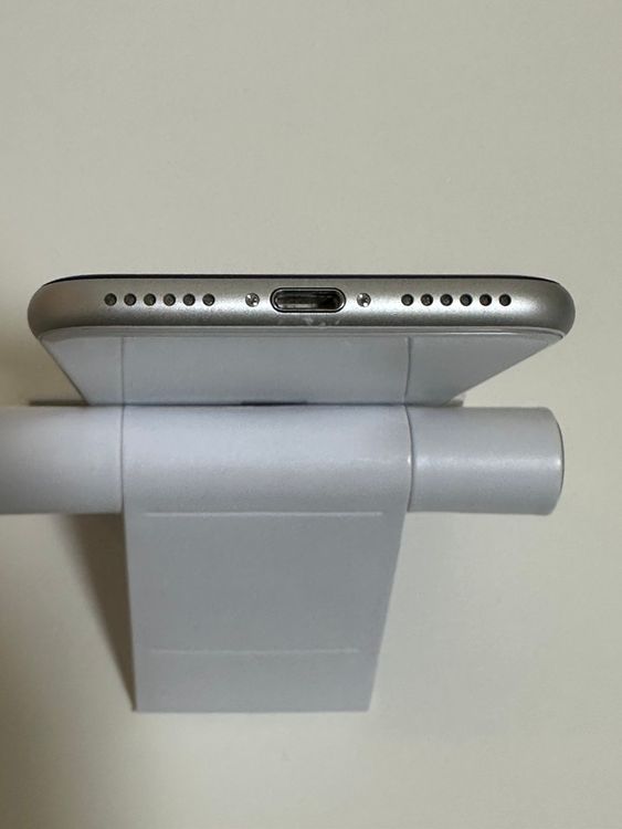 ��SIM�ե꡼ iPhoneSE ��2���� 64GB �ۥ磻��