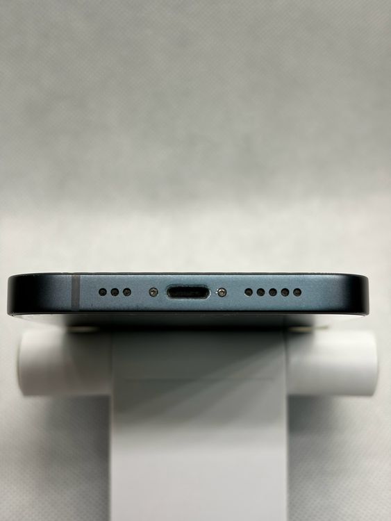 ���Хåƥ꡼84% ���� SIM�ե꡼ iPhone13 128GB �ߥåɥʥ���