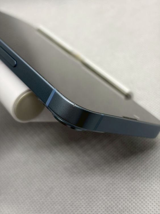 ��SIM�ե꡼ iPhone14 128GB �֥롼 �Хåƥ꡼84%
