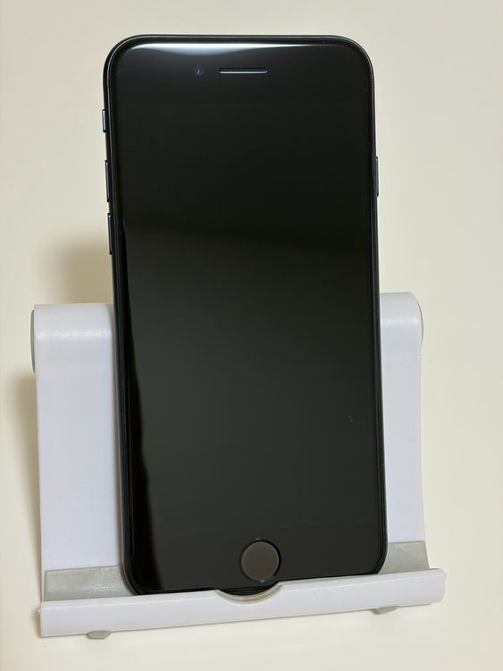 ���Хåƥ꡼84% SIM�ե꡼ iPhoneSE ��3���� 128GB �ߥåɥʥ���