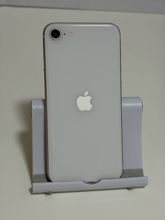 ��SIM�ե꡼ iPhoneSE ��3���� 64GB �������饤��