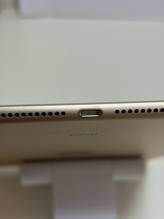 ��iPad Air ��2���� 16GB ������� docomo
