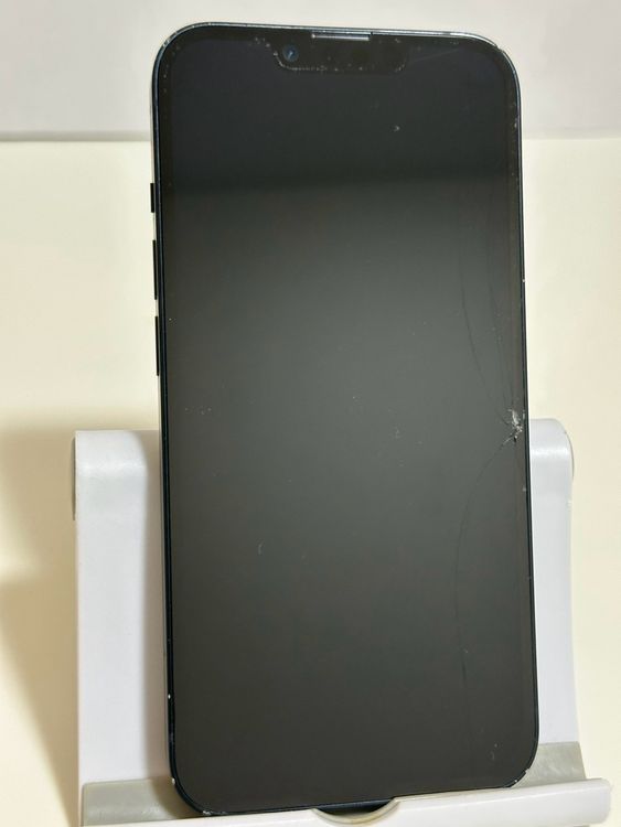 ���Хåƥ꡼83% SIM�ե꡼ iPhone14 256GB �ߥåɥʥ���