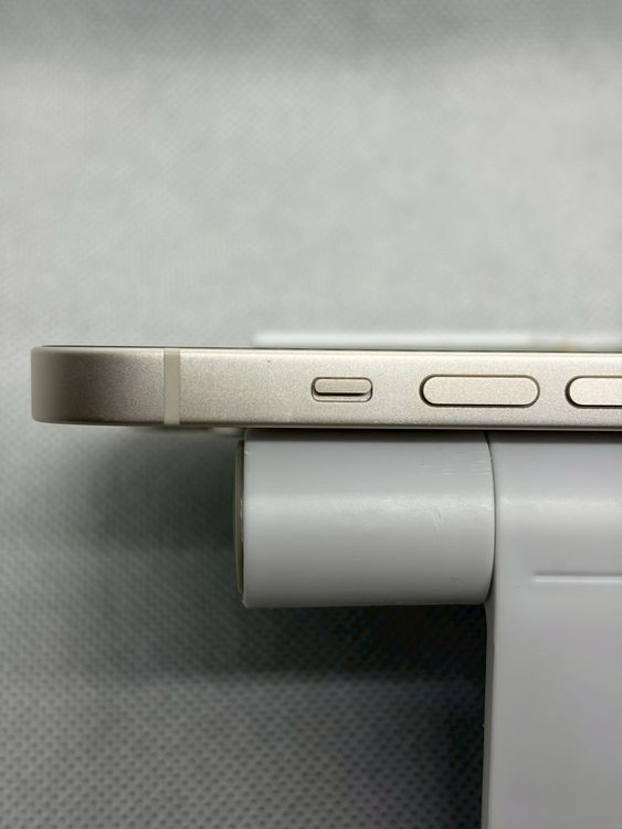 ���Хåƥ꡼84% Ķ���� SIM�ե꡼ iPhone14 128GB �������饤��