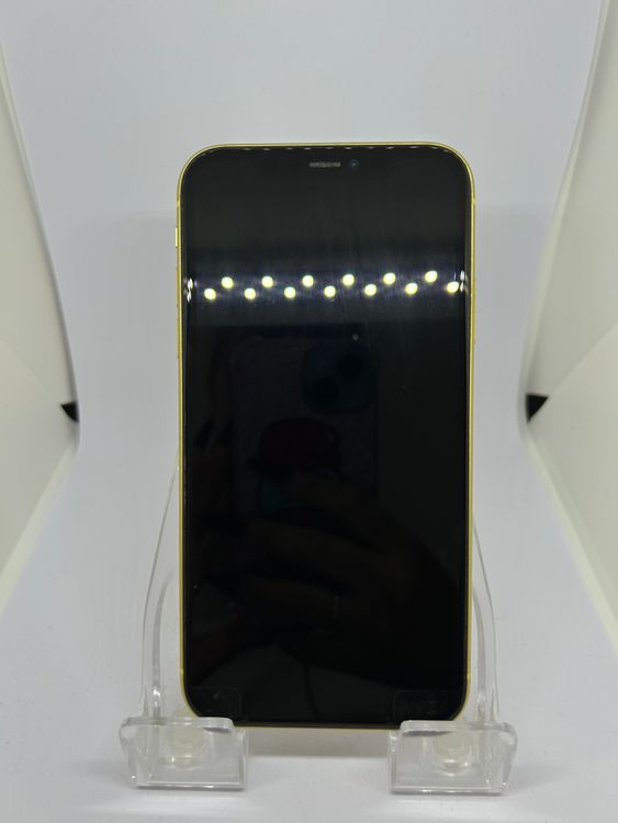 ��SIM�ե꡼ iPhone11  128GB �������� �Хåƥ꡼74%