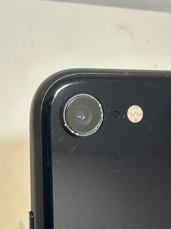 ���Хåƥ꡼90% SIM�ե꡼ iPhoneSE ��3���� 64GB �ߥåɥʥ���