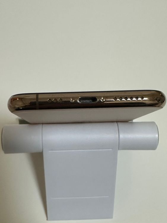 ���Хåƥ꡼80% SIM�ե꡼ iPhone11Pro 256GB �������