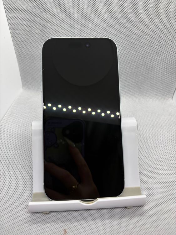 ���Хåƥ꡼89% SIM�ե꡼ iPhone15 256GB �֥롼