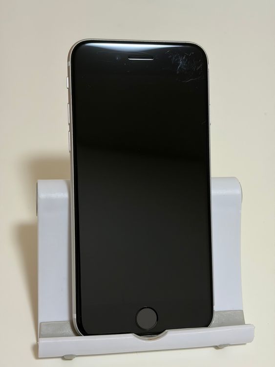 ���Хåƥ꡼82% SIM�ե꡼ iPhoneSE ��2���� 64GB �ۥ磻��