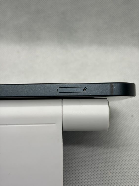 ���Хåƥ꡼84% Ķ���� SIM�ե꡼ iPhone13 512GB �ߥåɥʥ���