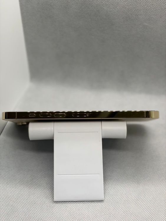 ���Хåƥ꡼82% SIM�ե꡼ iPhone13ProMax 128GB �������