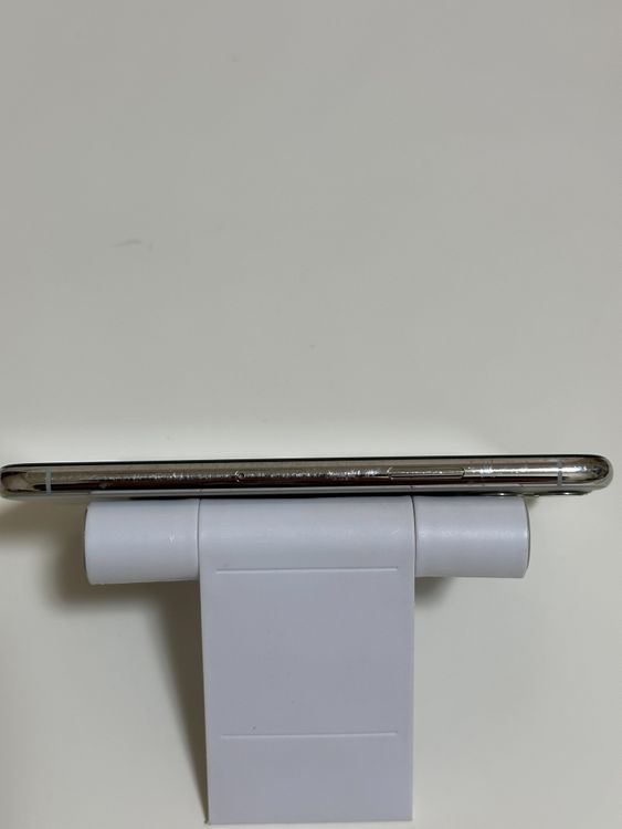 ���Хåƥ꡼90% SIM�ե꡼ iPhone11Pro 64GB ����С�