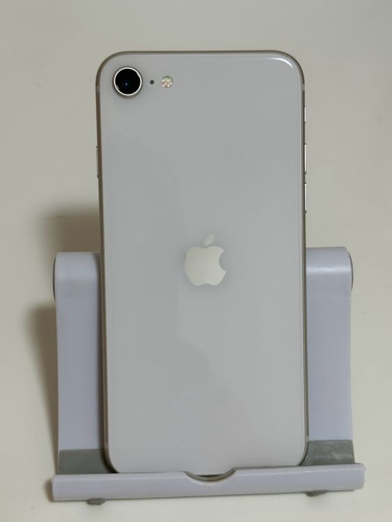 ������ SIM�ե꡼ iPhoneSE ��3���� 64GB �������饤��