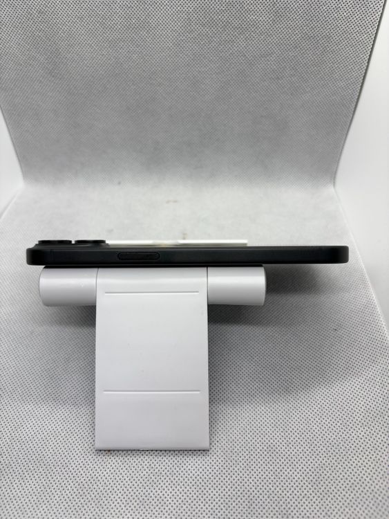 ���Хåƥ꡼95% SIM�ե꡼ iPhone15 128GB �֥�å�