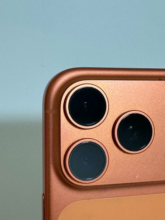���Хåƥ꡼99% SIM�ե꡼ iPhone17ProMax 512GB �����ߥå������