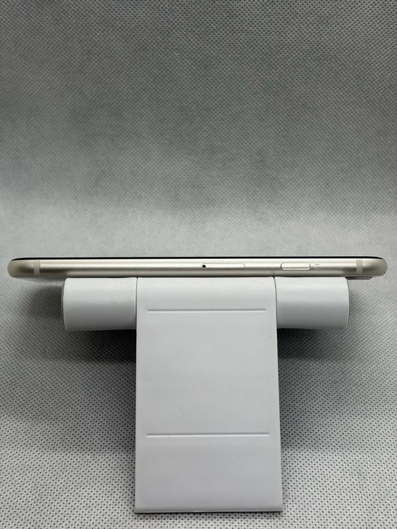 ���Хåƥ꡼81% SIM�ե꡼ iPhoneSE ��3���� 64GB �������饤��