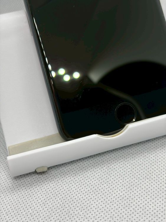 ���Хåƥ꡼93% SIM�ե꡼ iPhoneSE ��3���� 64GB �ߥåɥʥ���