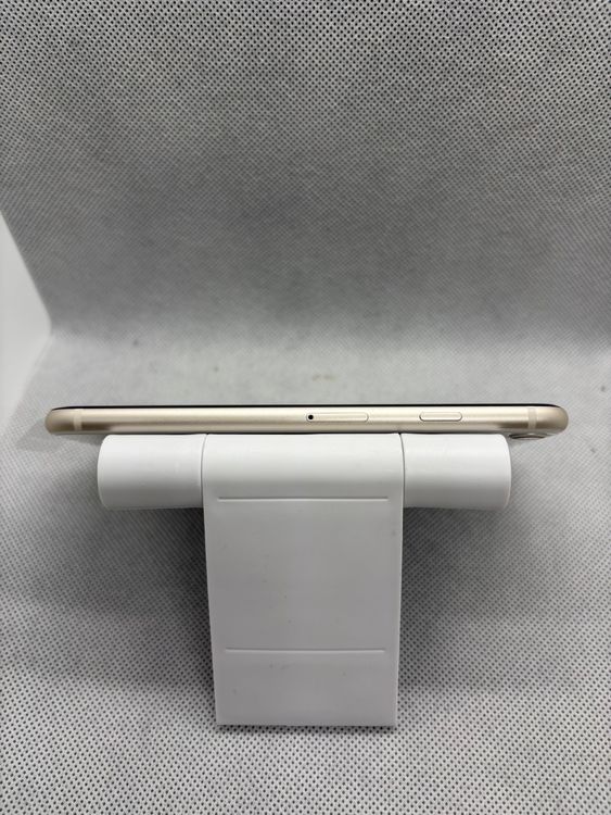 ������̤���� SIM�ե꡼ iPhoneSE ��3���� 64GB �������饤��