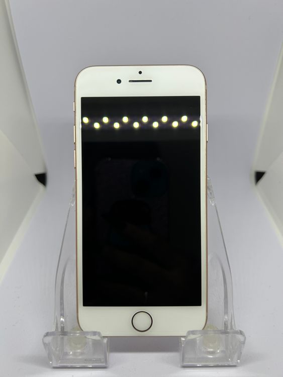 ��SIM�ե꡼ iPhone8  64GB ������� �Хåƥ꡼83%