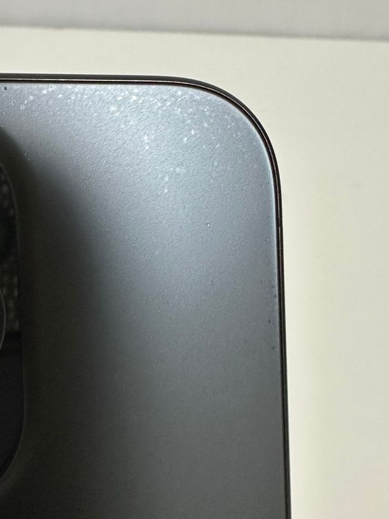 ������ �Хåƥ꡼100% SIM�ե꡼ iPhone15Pro 256GB �֥�å������˥���