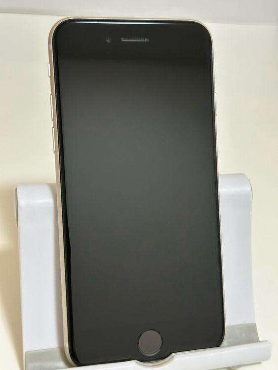 ���Хåƥ꡼82% Ķ���� SIM�ե꡼ iPhoneSE ��3���� 64GB �������饤��