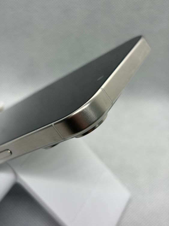 ��SIM�ե꡼ iPhone15Pro 256GB �ۥ磻�ȥ����˥��� �Хåƥ꡼82%