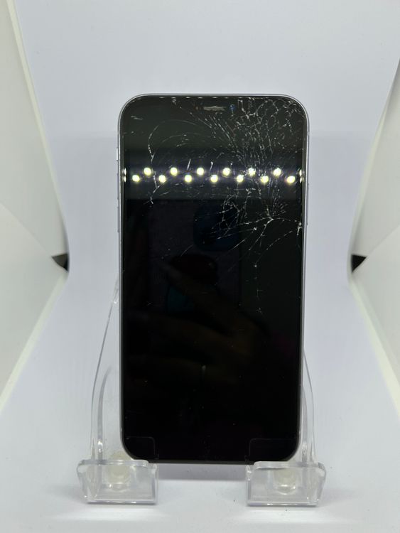��SIM�ե꡼ iPhone11  64GB �ѡ��ץ� �Хåƥ꡼69%