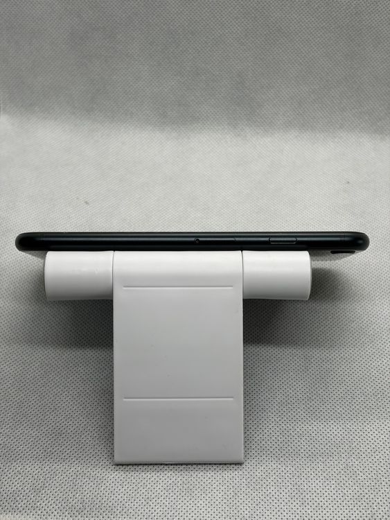 ��Ķ���� SIM�ե꡼ iPhoneSE ��3���� 64GB �ߥåɥʥ��� �Хåƥ꡼83%