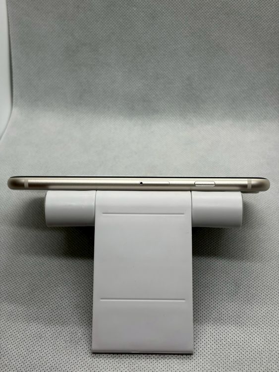 ������Ʊ�� SIM�ե꡼ iPhoneSE ��3���� 64GB �������饤��