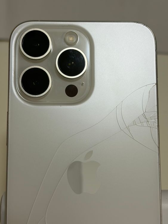 ���Хåƥ꡼89% SIM�ե꡼ iPhone15ProMax 512GB �ۥ磻�ȥ����˥���