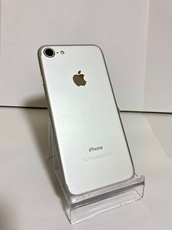 ���Хåƥ꡼83% iPhone7 32GB ����С�   ����̵��