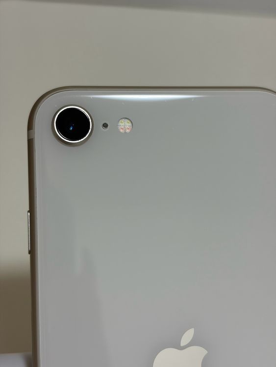���Хåƥ꡼80% SIM�ե꡼ iPhoneSE ��3���� 64GB �������饤��