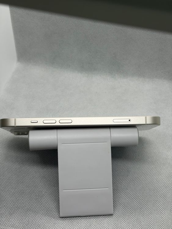 ��Ķ���� SIM�ե꡼ iPhone14 128GB �������饤�� �Хåƥ꡼82%
