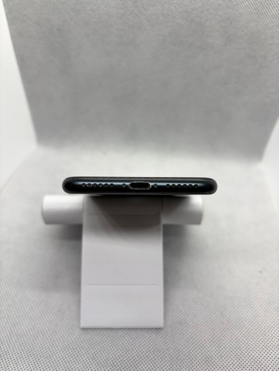 ���ϥԥͥ��ͥå� SIM�ե꡼ iPhoneSE ��3���� 64GB �ߥåɥʥ��� �Хåƥ꡼84%