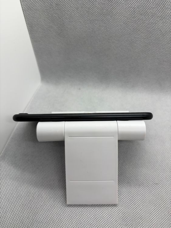 ���ϥԥͥ��ͥå� SIM�ե꡼ iPhoneSE ��2���� 64GB �֥�å�