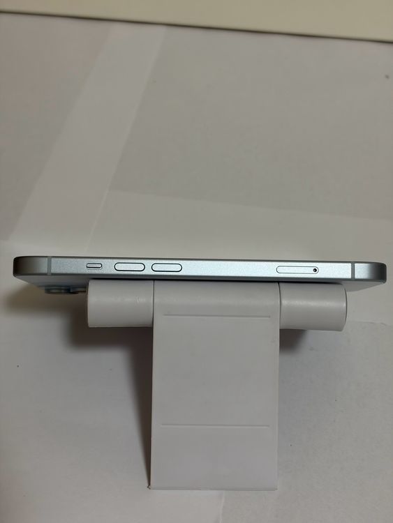 ��̤������ SIM�ե꡼ iPhone15 128GB �֥롼