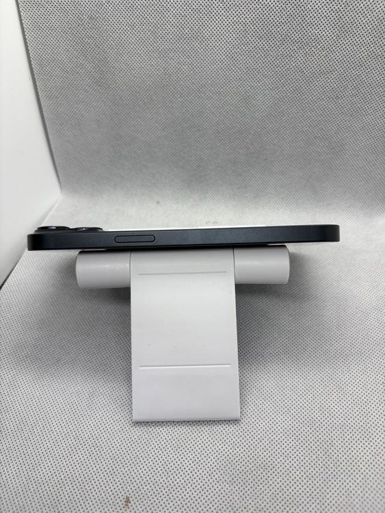 ���ϥԥͥ��ͥå� SIM�ե꡼ iPhone14 128GB �ߥåɥʥ��� �Хåƥ꡼84%