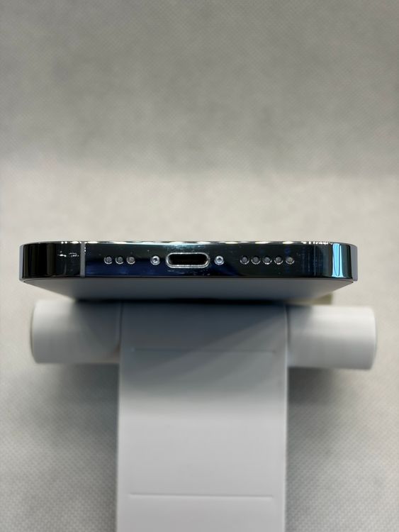 ���Хåƥ꡼85% SIM�ե꡼ iPhone13Pro 128GB ������֥롼