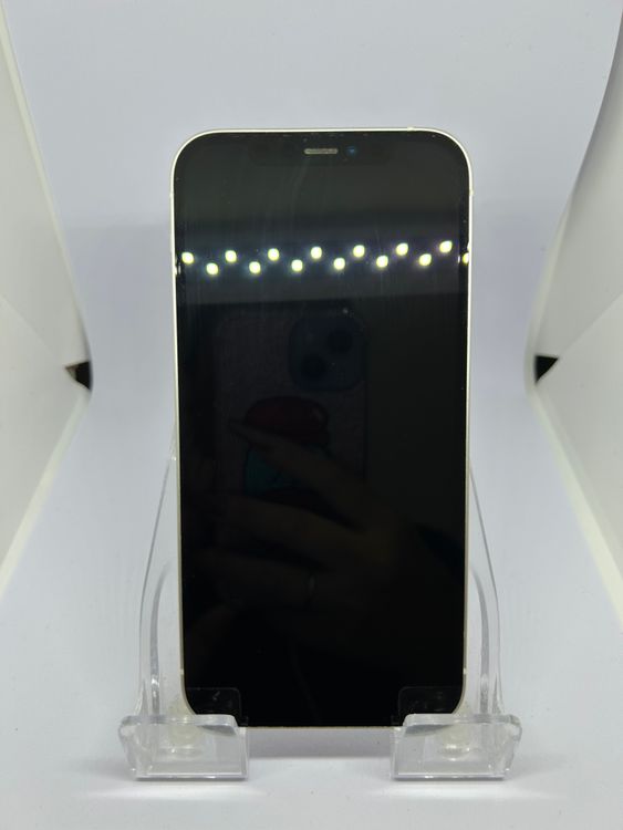 ��SIM�ե꡼ iPhone12  64GB �ۥ磻�� �Хåƥ꡼74%