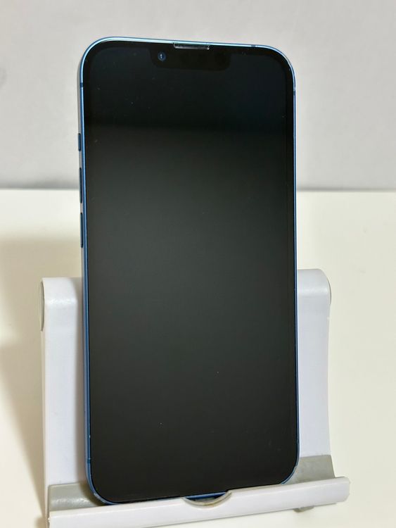 ���Хåƥ꡼81% SIM�ե꡼ iPhone13 128GB �֥롼