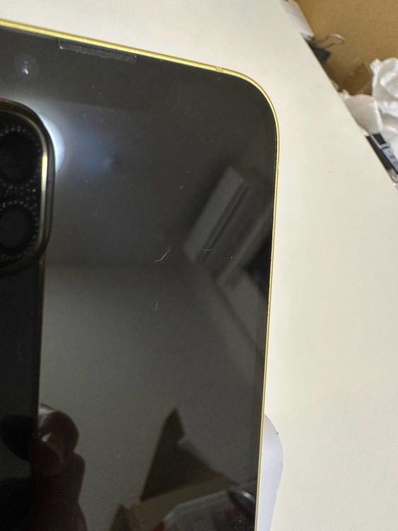 ���Хåƥ꡼84% SIM�ե꡼ iPhone14 128GB ��������