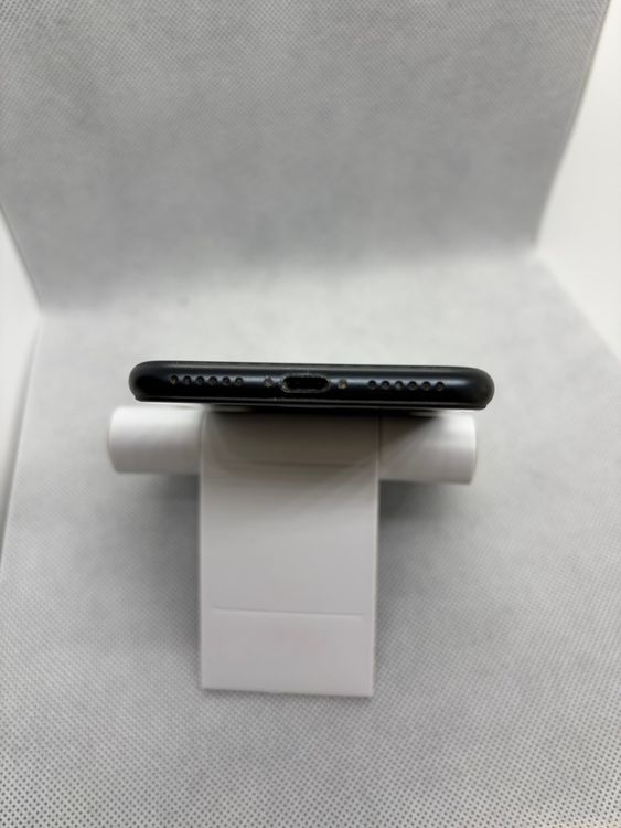 ���ϥԥͥ��ͥå� SIM�ե꡼ iPhoneSE ��3���� 64GB �ߥåɥʥ��� �Хåƥ꡼84%