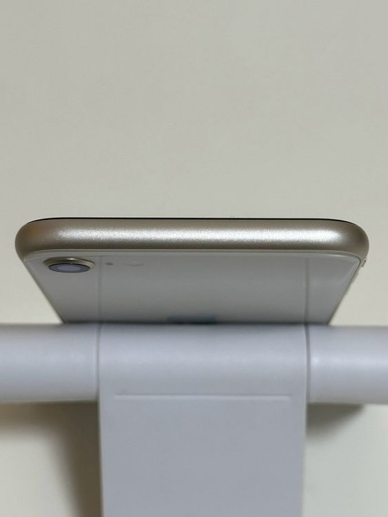 ������ �Хåƥ꡼91% SIM�ե꡼ iPhoneSE ��3���� 64GB �������饤��