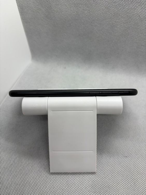 ���ϥԥͥ��ͥå� SIM�ե꡼ iPhoneSE ��2���� 64GB �֥�å�